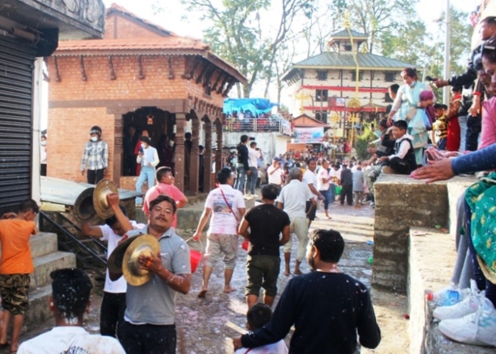 Tauthali Jatra 21698248432.jpg